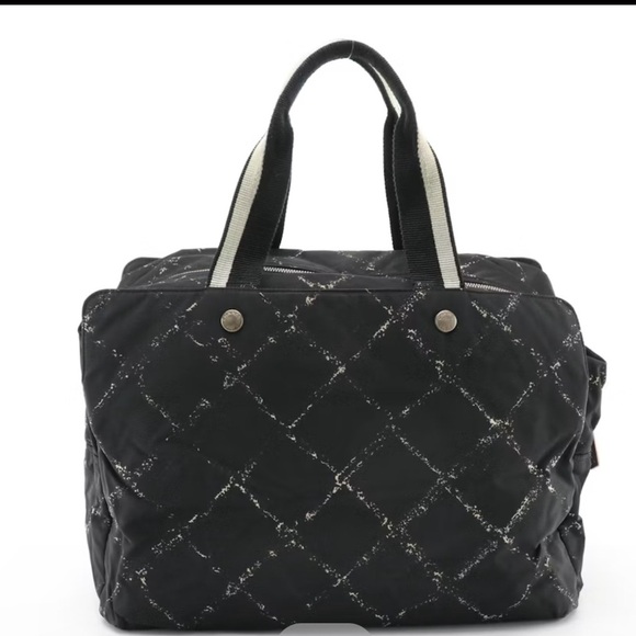 CHANEL Black Quilted Travel Bag with Diamond Pattern - Picture 2 of 16